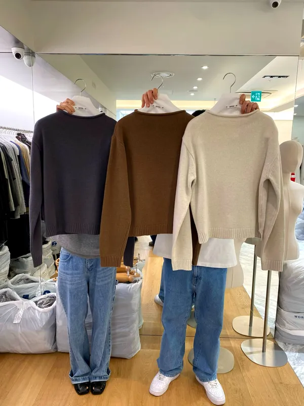 Stylish and Minimalist Women's Top, Comfortable Versatile Knitted Sweater