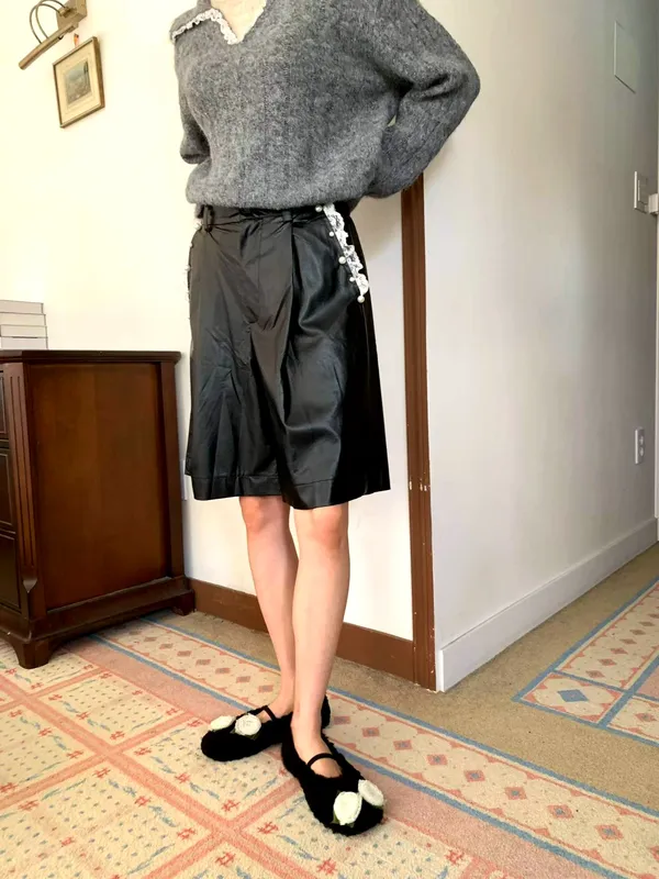 Stylish Women's Shorts - Elegant and Versatile for Spring and Summer