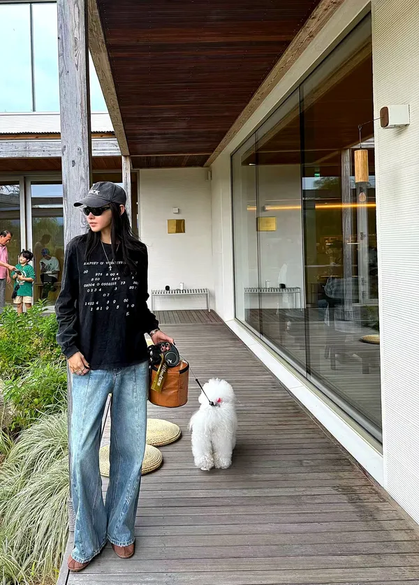 Stylish Minimalist Black Printed Long Sleeve T-Shirt