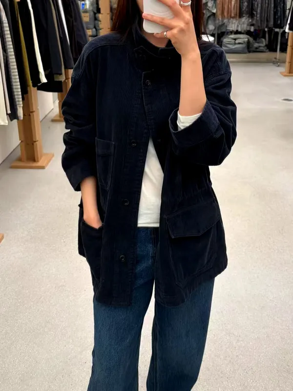 Stylish and Versatile Women's Jacket for a Casual Look