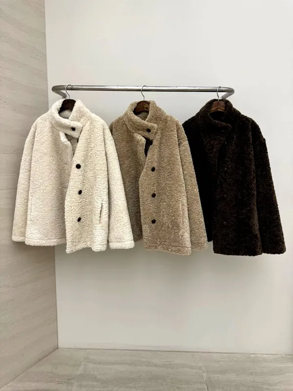 Fashionable Women's Jacket, Warm and Comfortable for Fall and Winter