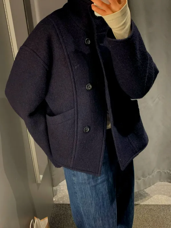Stylish and Minimalist Women's Jacket, Warm and Comfortable for Autumn and Winter