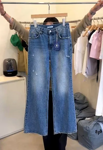 Trendy Ripped Jeans to Showcase Your Personality and Charm