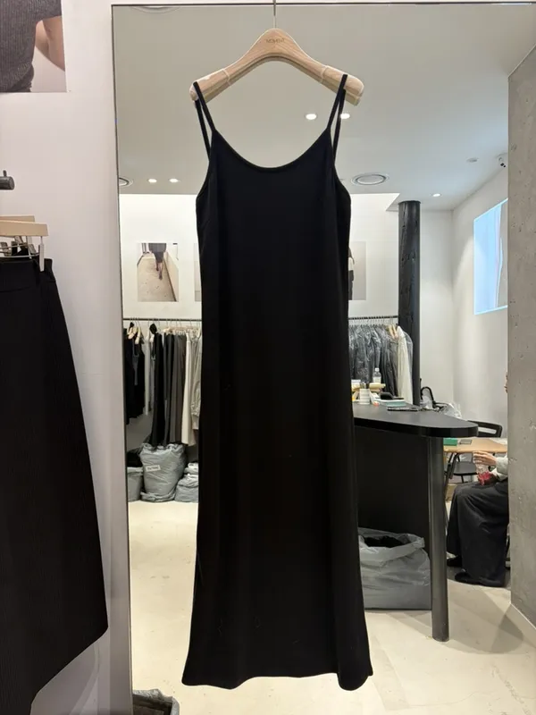 Elegant Black Spaghetti Strap Dress for a Chic Look