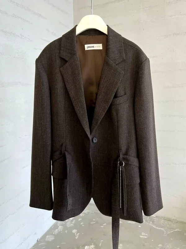 Stylish Slim-Fit Women's Jacket, A Must-Have for Elegant Charm