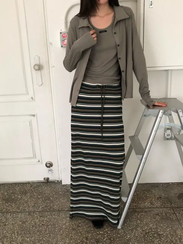 Stylish Striped Maxi Dress - Elegant and Comfortable, Perfect for Any Occasion