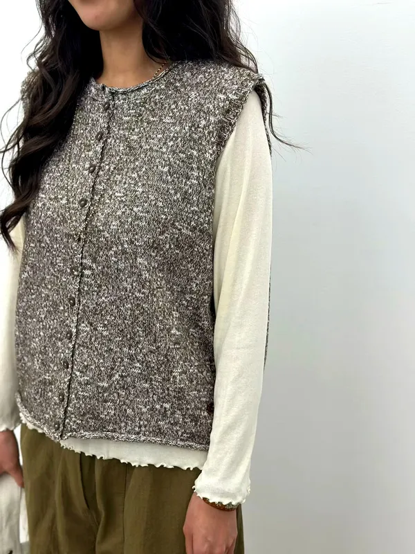 Fashionable Knitted Women's Top - Comfortable and Versatile