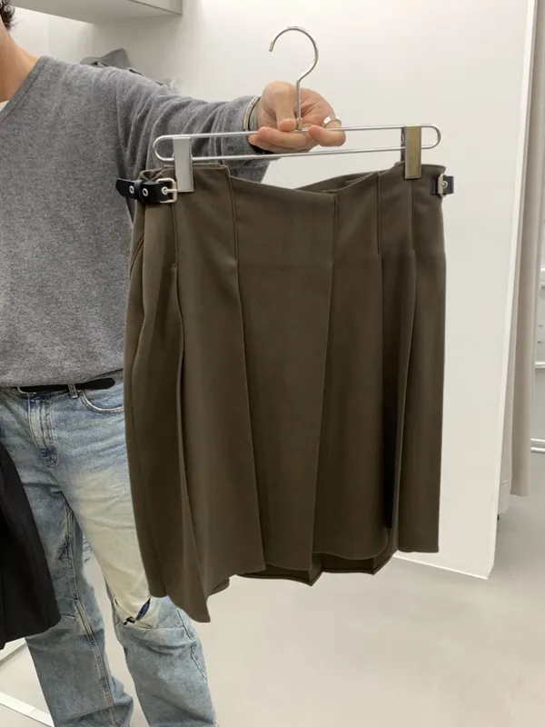 Chic High-Waisted Skirt - Elegant Style for Any Occasion