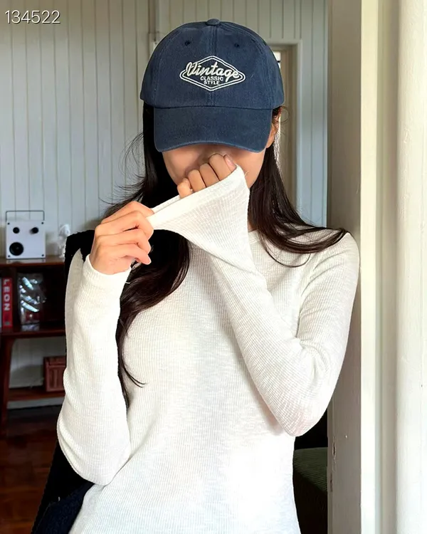 Stylish Vintage Women's Hat - Comfortable and Versatile