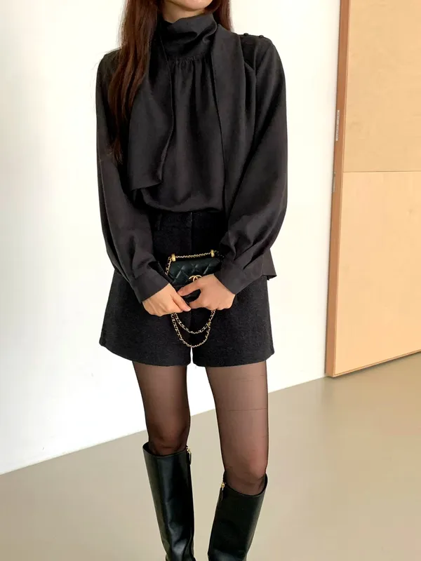 Elegant Turtleneck Women's Top, Fashionable and Versatile