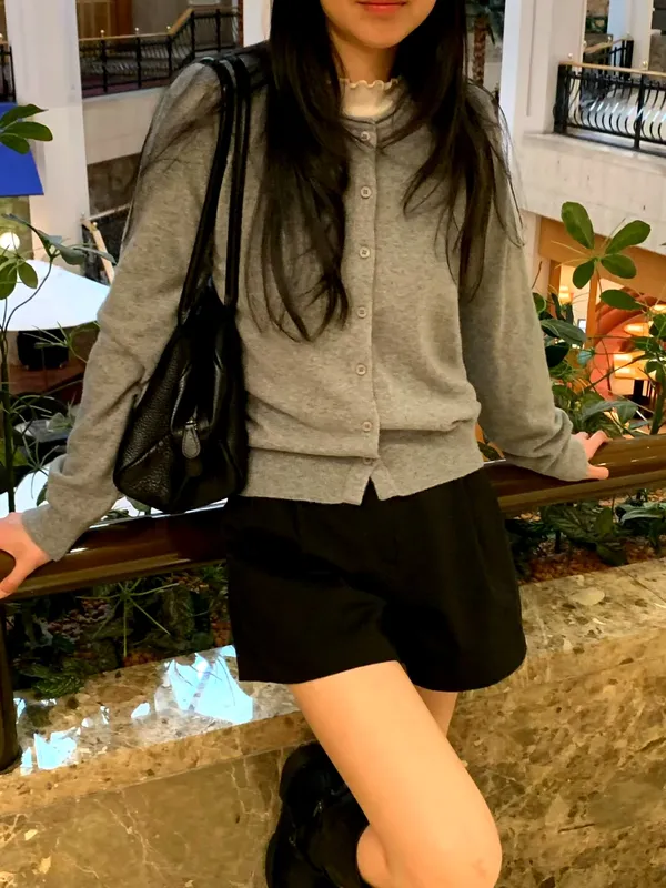 Stylish Grey Cardigan for Women - Comfortable and Versatile