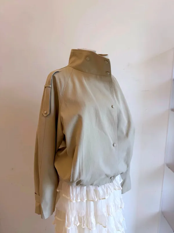 Stylish Casual Women's Jacket, Lightweight and Comfortable for Spring and Autumn