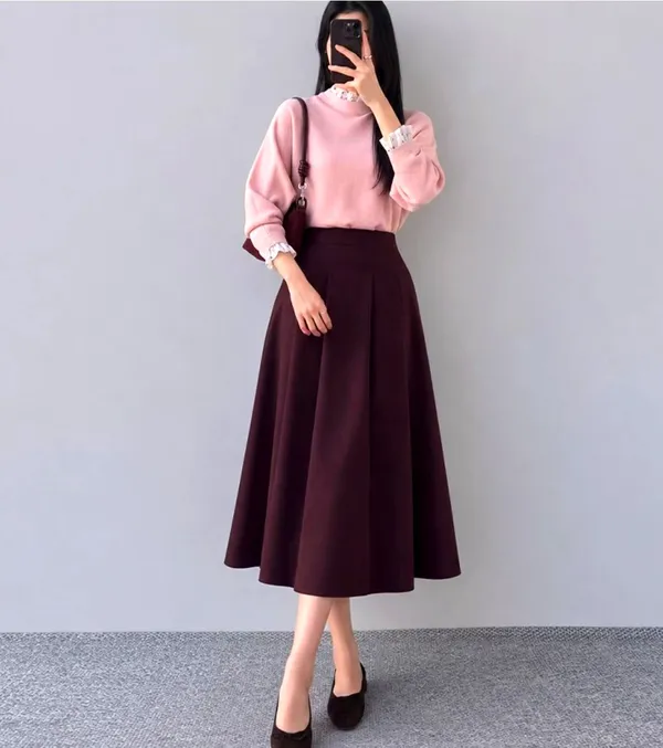 Elegant Pink Women's Top - Fashionable and Comfortable
