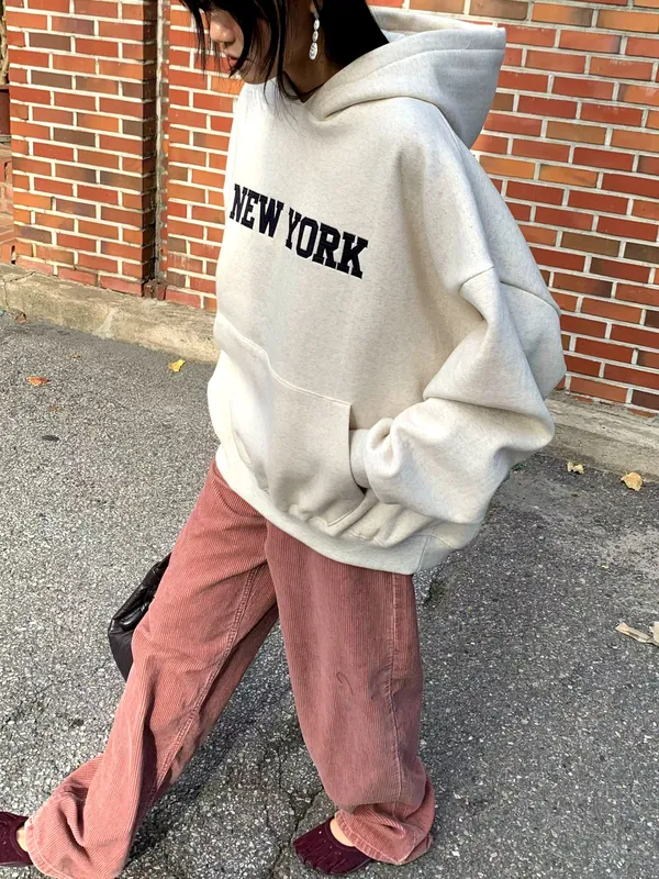 Loose Casual Hoodie with New York Print Design - Comfortable and Versatile