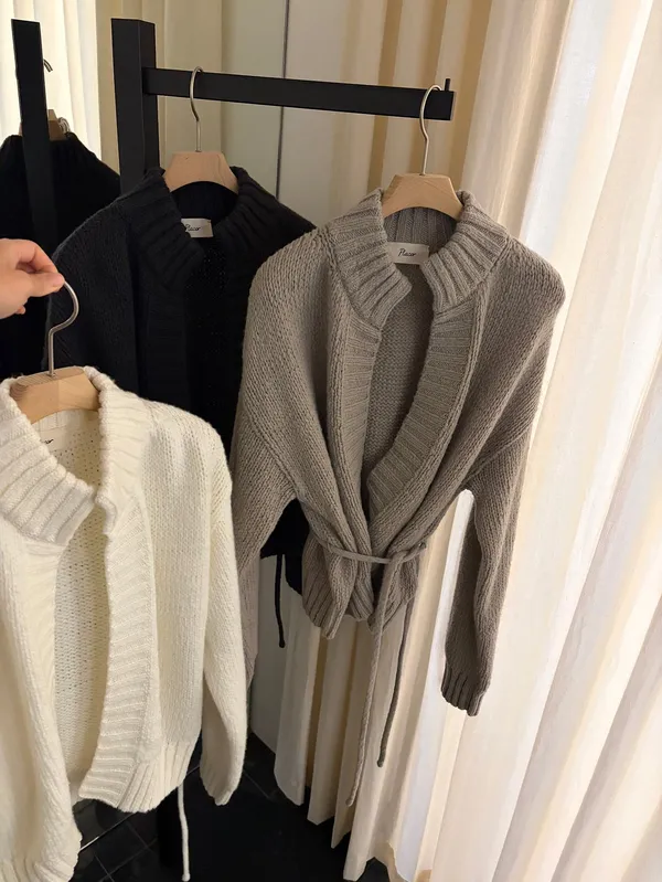 Stylish Knitted Cardigan Jacket - Elegant and Perfect for Autumn/Winter Outfits