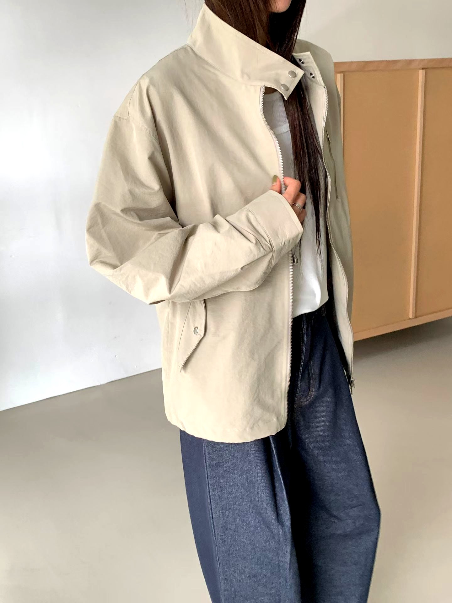 미니멀리스트 여성 재킷, 가볍고 편안하며, 완벽한 조화의 신상품