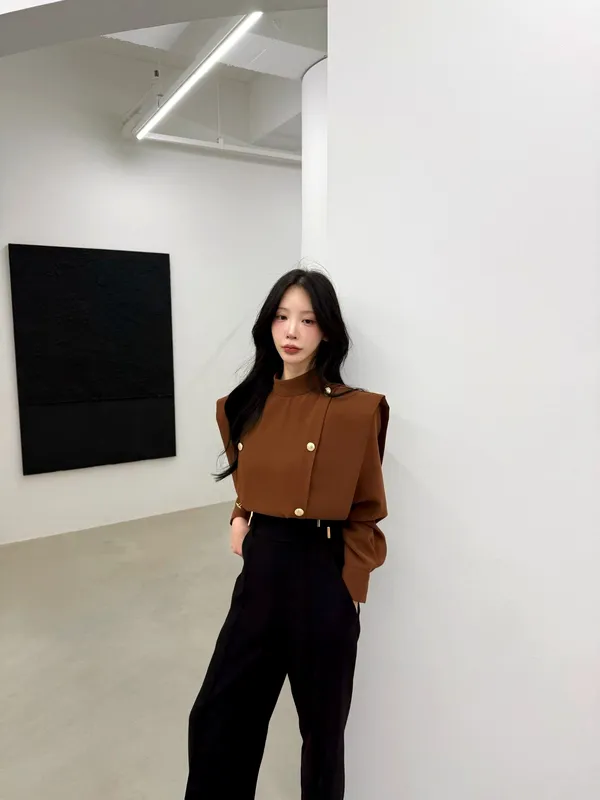 Chic Casual Women's Top with Elegant Design