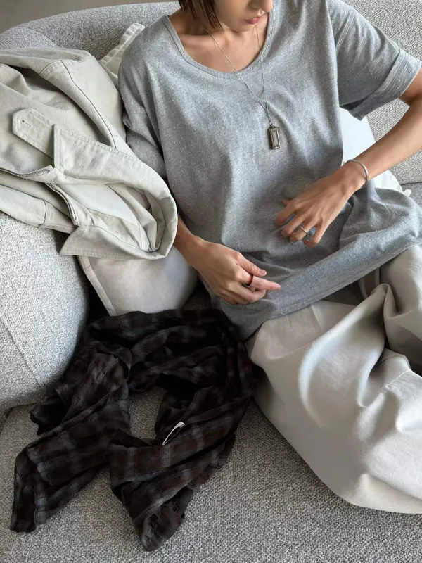 Stylish and Versatile Women's Top - Comfortable and Breathable