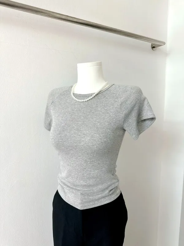 Stylish Gray Short Sleeve Women's Top - Comfortable and Versatile