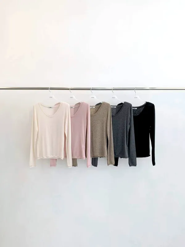 Minimalist and Comfortable Women's Top, Perfect for Everyday Wear