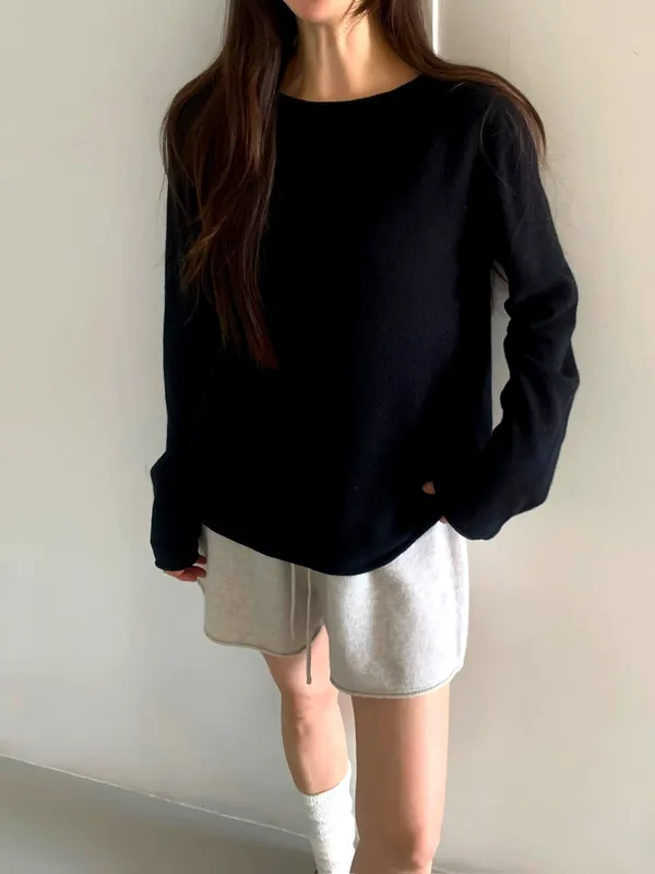Minimalist Black Sweater, Comfortable and Versatile