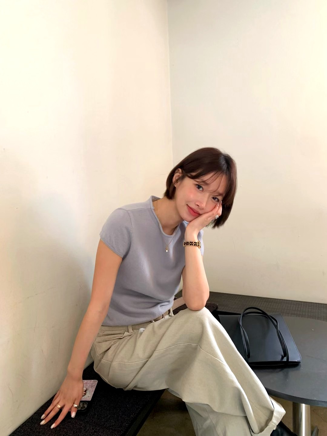 ๋ฏธ๋๋ฉ๋ฆฌ์คํธ ํธ์ํ ์ฌ์ฑ์ฉ ํฐ์
์ธ , ์ผ์์์ ์์ฝ๊ฒ ์คํ์ผ๋ง