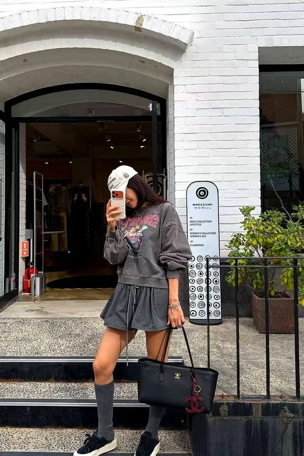 Fashionable Casual Women's Shorts, Comfortable and Versatile
