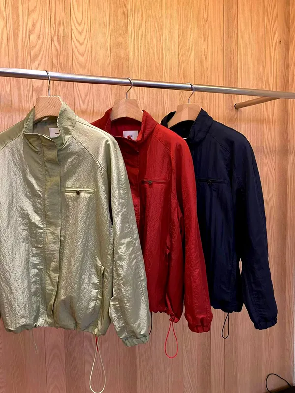 Stylish Lightweight Women's Jacket Perfect for Spring and Autumn