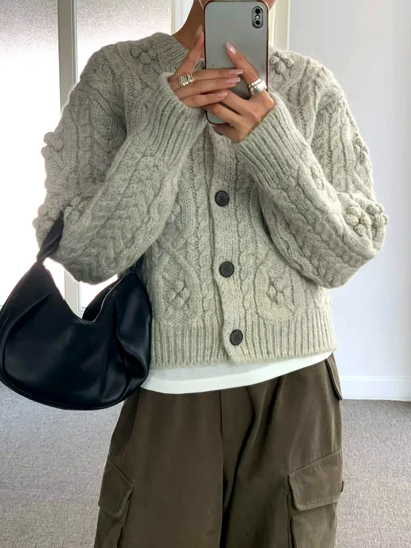 Fashionable Knitted Sweater Coat - Comfortable and Versatile for Fall and Winter