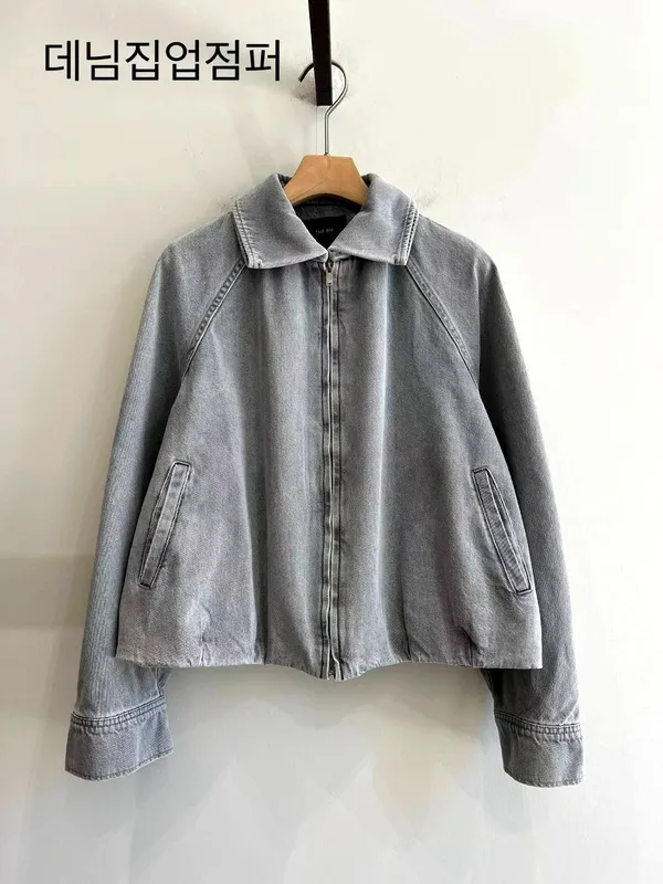 เสื้อผู้หญิงซิปสีเทาสไตล์ทันสมัย สวมใส่สบายและเข้ากันได้กับทุกชุด