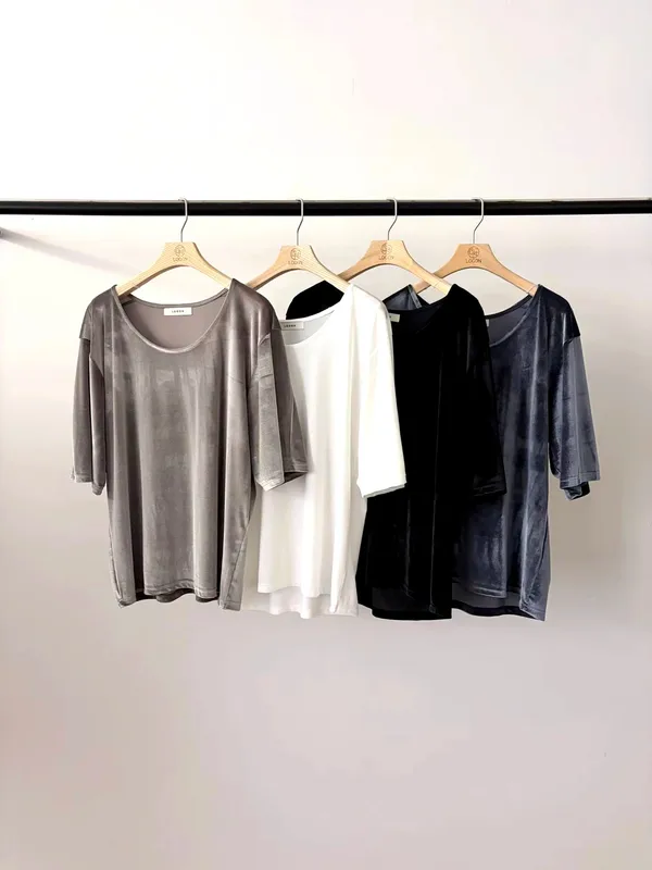Stylish and Minimalist Women's Top, Comfortable and Breathable for Everyday Wear