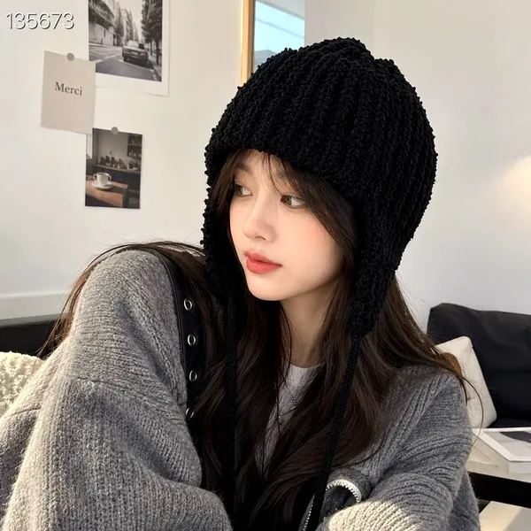 Fashionable Knitted Women's Hat, Warm and Comfortable, A Winter Essential