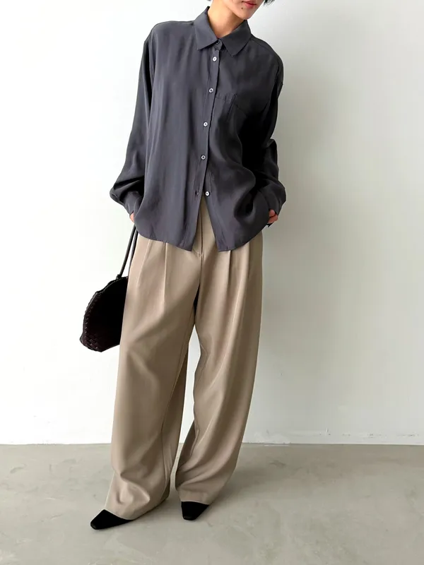 Elegant and Minimalist Women's Top, Light and Comfortable