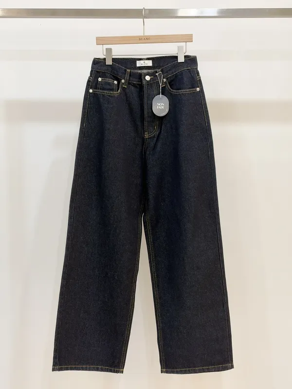 Stylish Loose High-Waisted Jeans, Classic Versatile Design