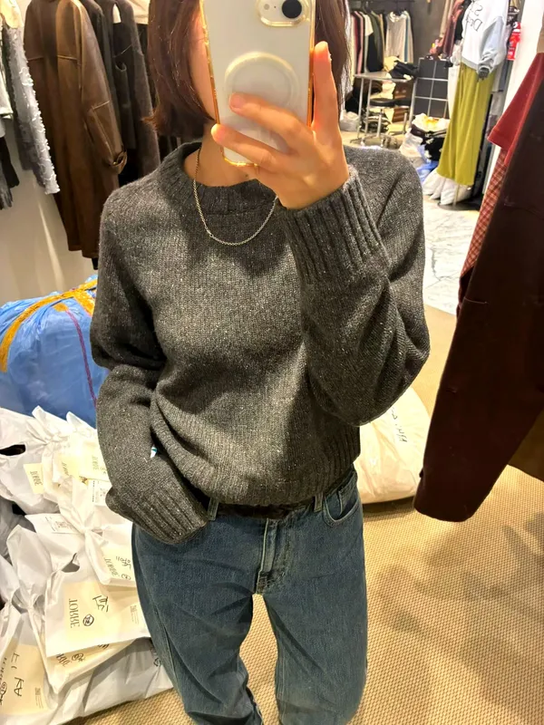 Stylish and Minimalist Sweater, Comfortable and Versatile, A Must-Have for Autumn and Winter