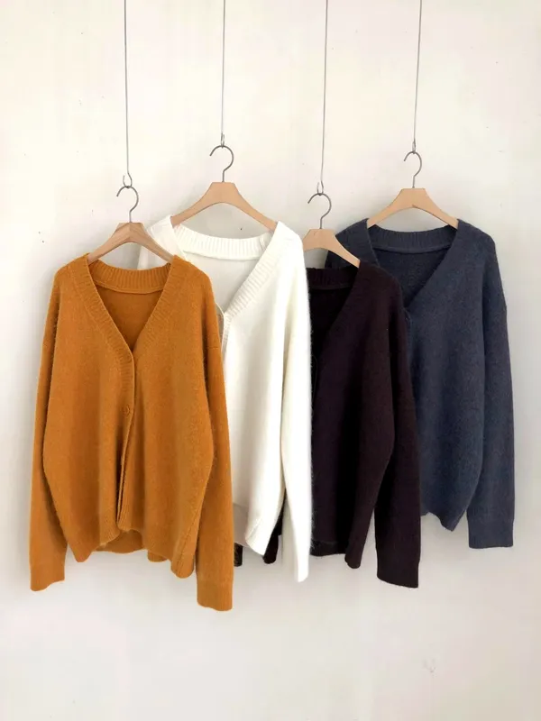 Cozy and Versatile Women's Sweater, A Must-Have for Warm Autumn and Winter