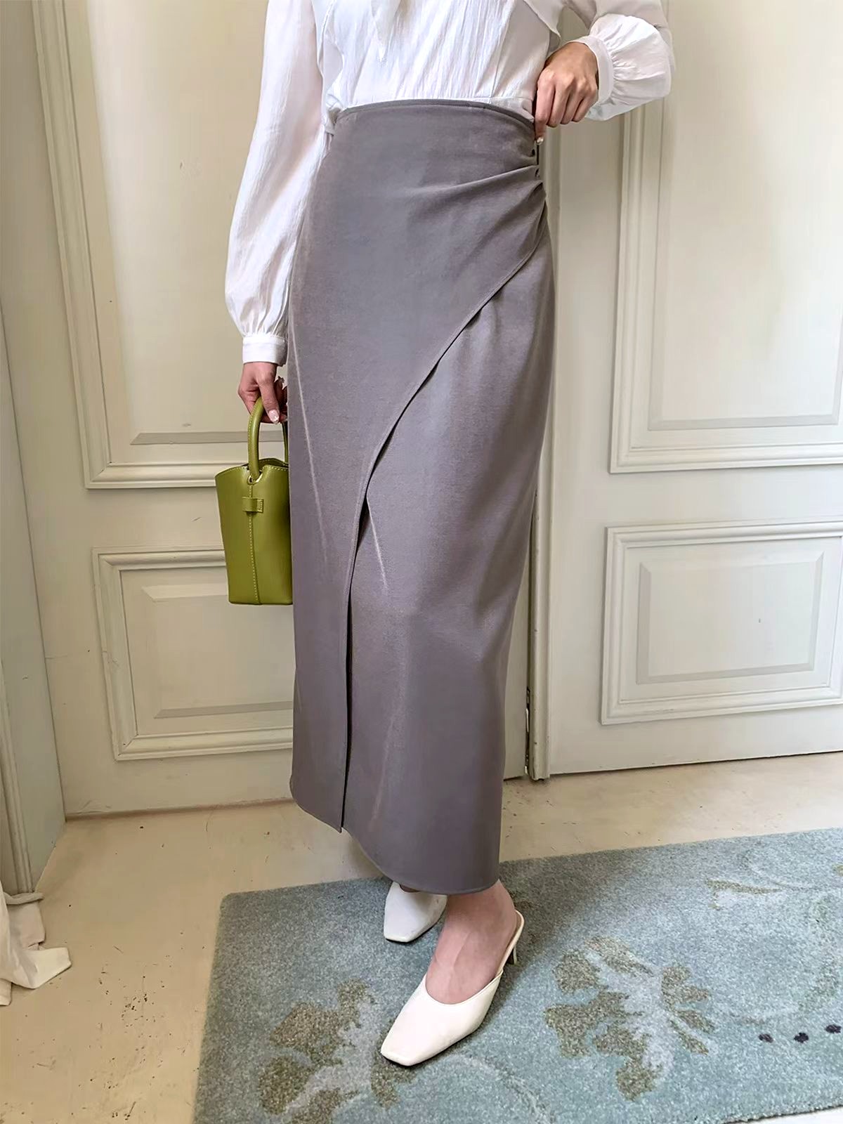 Elegant Women's Long Skirt - Lightweight and Flowing, Perfect for New Arrivals New model launched