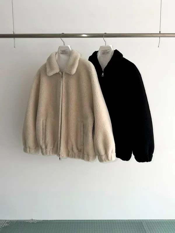 Stylish Women's Fur Coat - Warm, Comfortable, and Versatile Essential