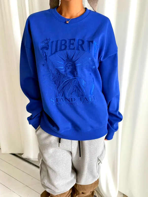 Stylish Loose Fit Men's Sweatshirt with Classic Statue of Liberty Print