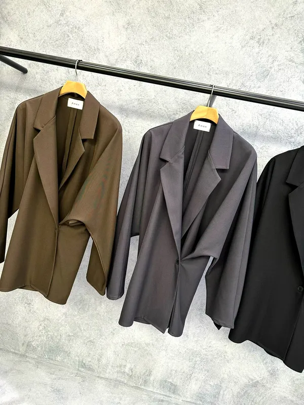 Fashion Women's Blazer Jacket, Elegant and Breathable