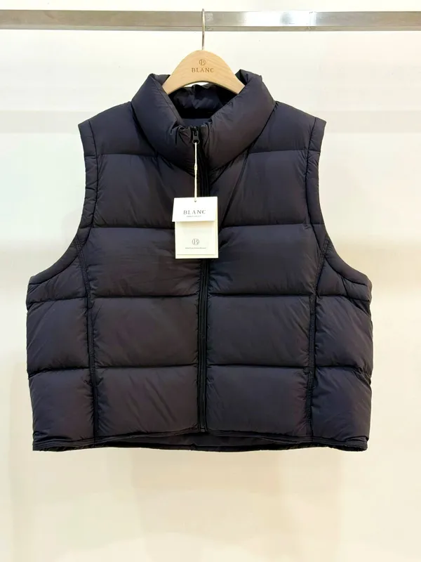 Stylish Lightweight Women's Top, Comfortable Warm Sleeveless Jacket