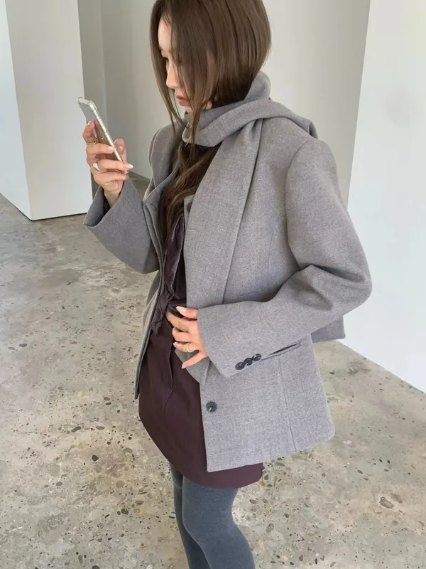 Stylish Gray Women's Jacket - Elegant and Versatile
