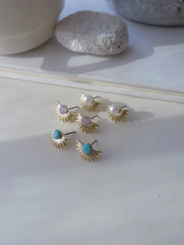 Exquisite Gold Stud Earrings, Unique Design for Everyday Wear