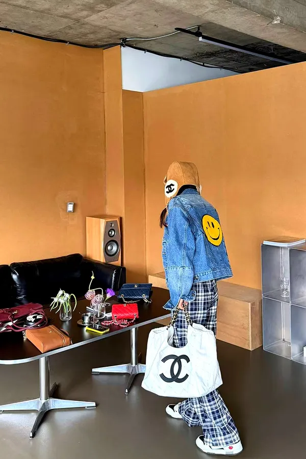 Fashionable Casual Women's Jacket, Denim Coat with Smiley Embroidery