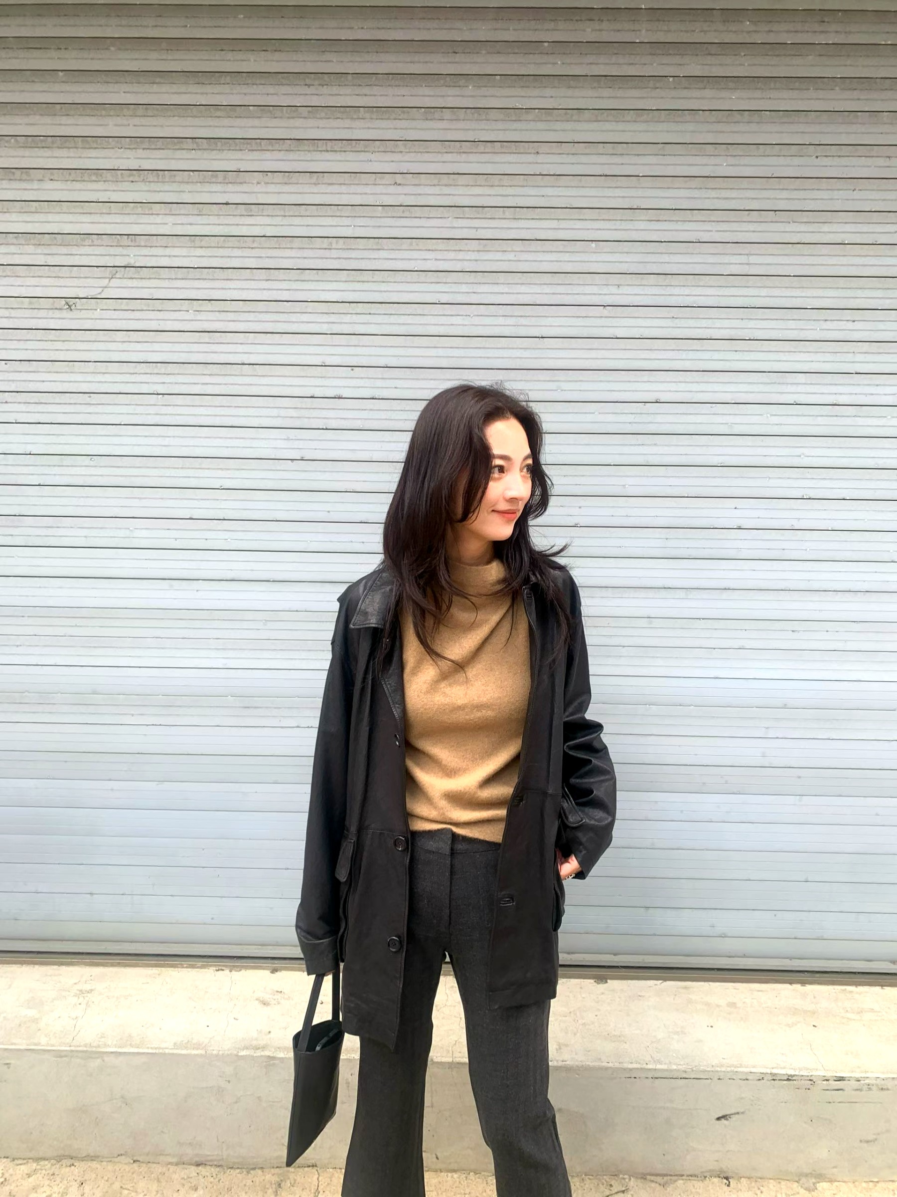 스타일리시하고 다재다능한 여성 재킷, 우아하고 편안함