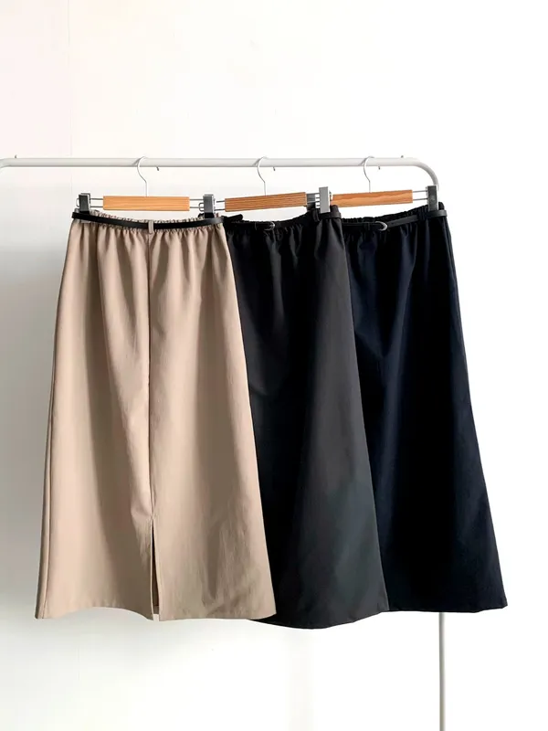 Minimalist Style Women's Midi Skirt, Comfortable and Versatile