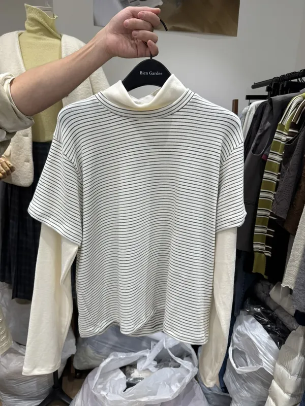 Minimalist Striped Turtleneck Top - Comfortable and Versatile