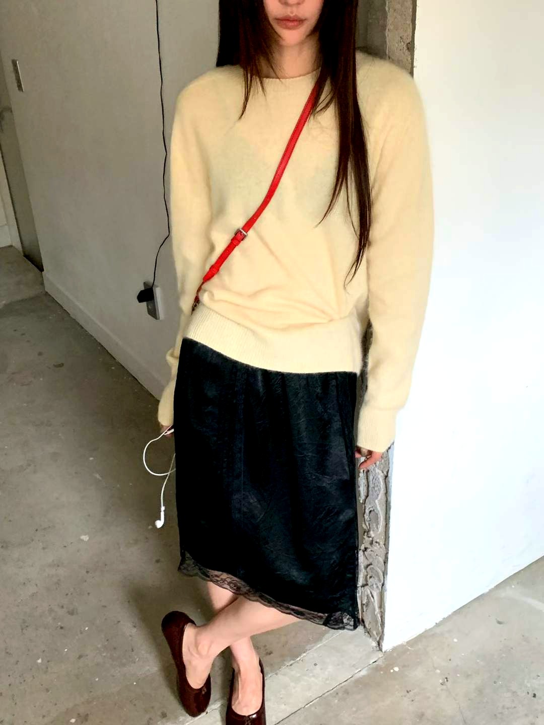 부드럽고 편안한 여성 스웨터 상의, 패셔너블하고 다재다능