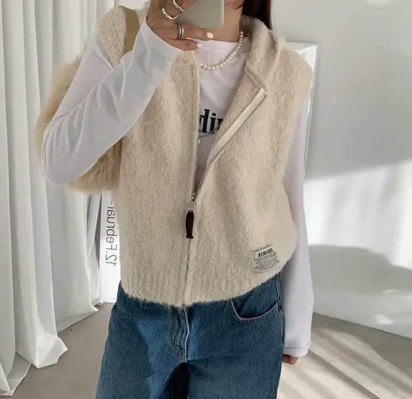 Stylish Women's Outerwear Vest, Warm and Comfortable, Versatile Design