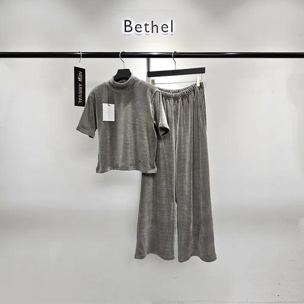 Comfortable Gray Two-Piece Set Perfect for Summer Wear